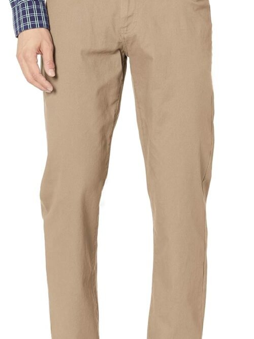 Men's 5-pocket stretch twill pants.